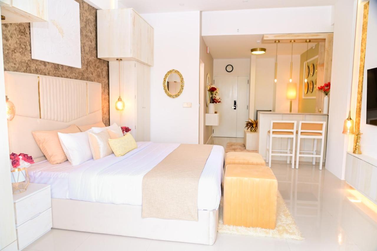 Ocean Breeze - Udaya Luxury Apartments ネゴンボ エクステリア 写真