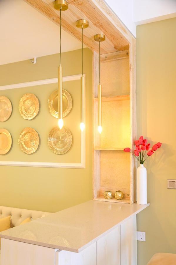 Ocean Breeze - Udaya Luxury Apartments ネゴンボ エクステリア 写真