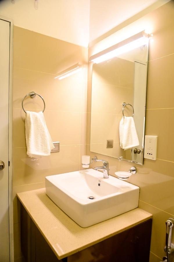 Ocean Breeze - Udaya Luxury Apartments ネゴンボ エクステリア 写真
