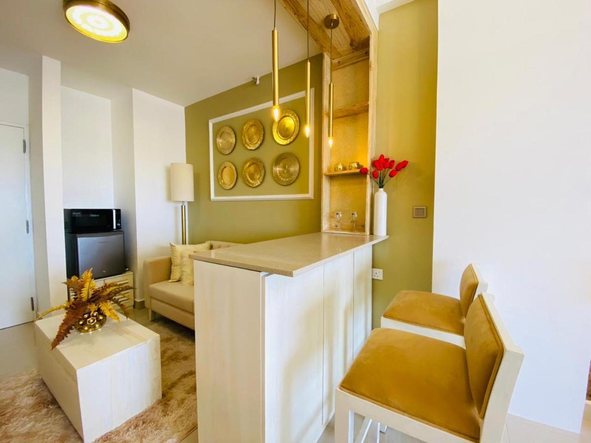 Ocean Breeze - Udaya Luxury Apartments ネゴンボ エクステリア 写真