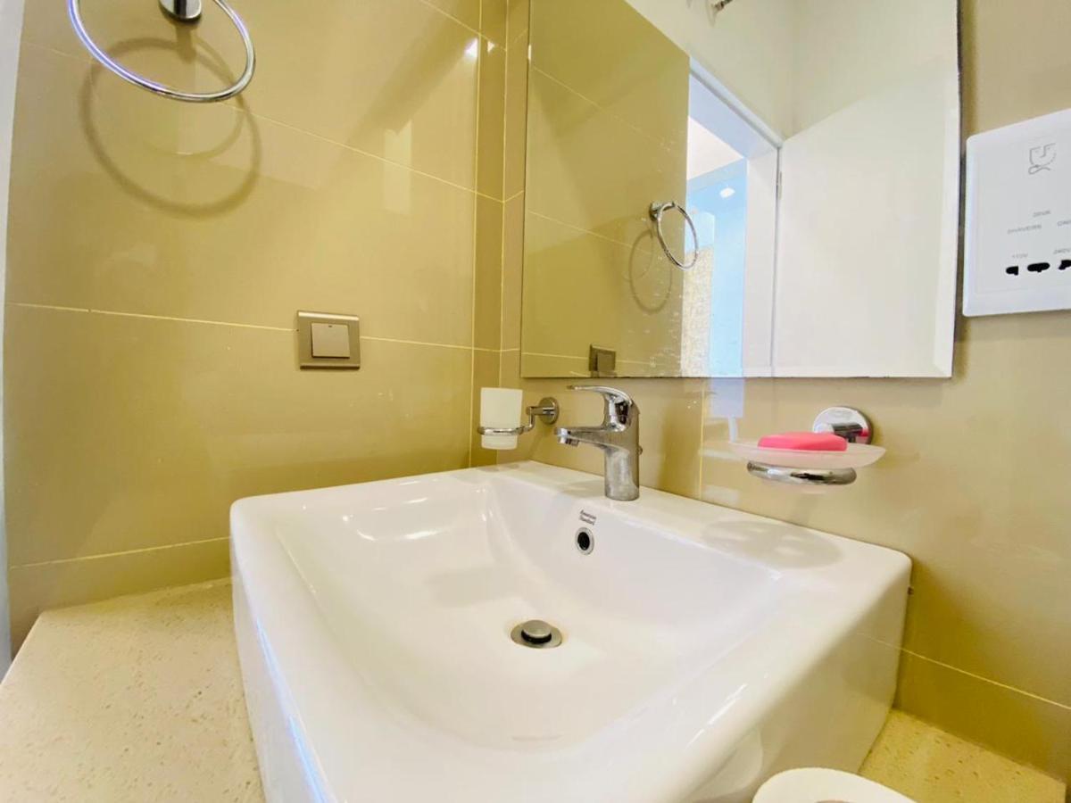 Ocean Breeze - Udaya Luxury Apartments ネゴンボ エクステリア 写真