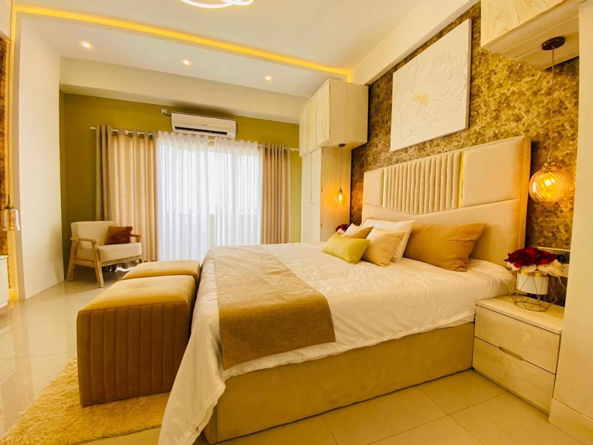 Ocean Breeze - Udaya Luxury Apartments ネゴンボ エクステリア 写真