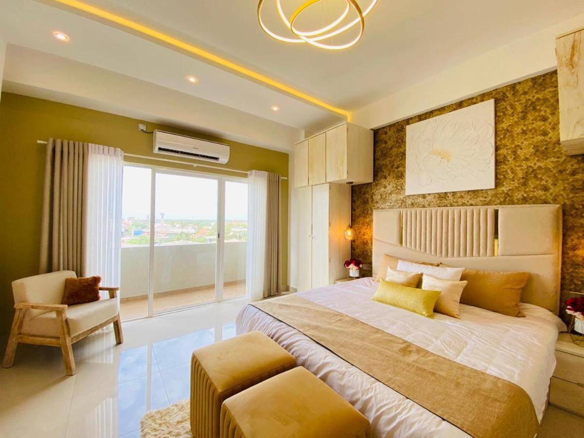 Ocean Breeze - Udaya Luxury Apartments ネゴンボ エクステリア 写真