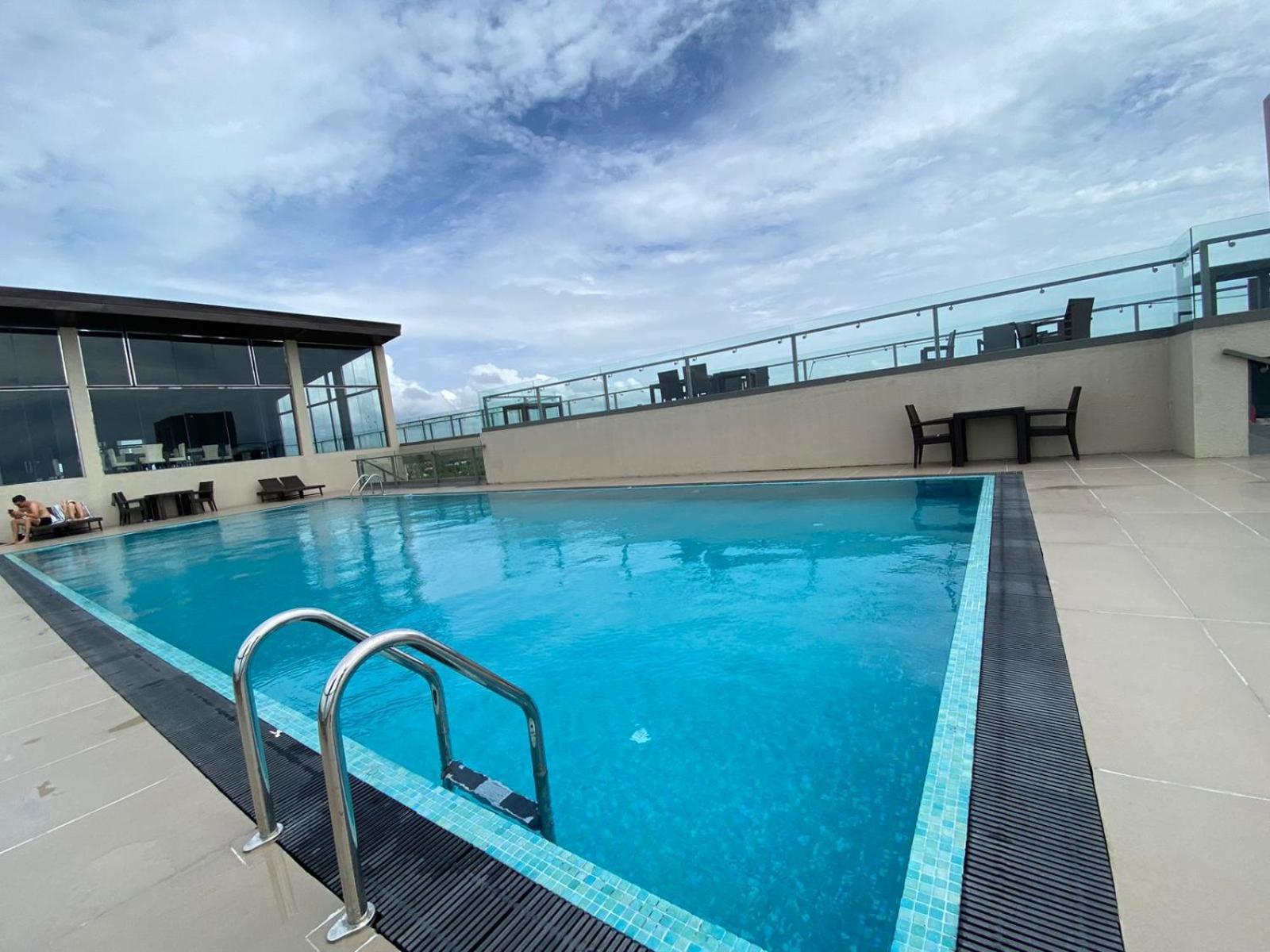Ocean Breeze - Udaya Luxury Apartments ネゴンボ エクステリア 写真