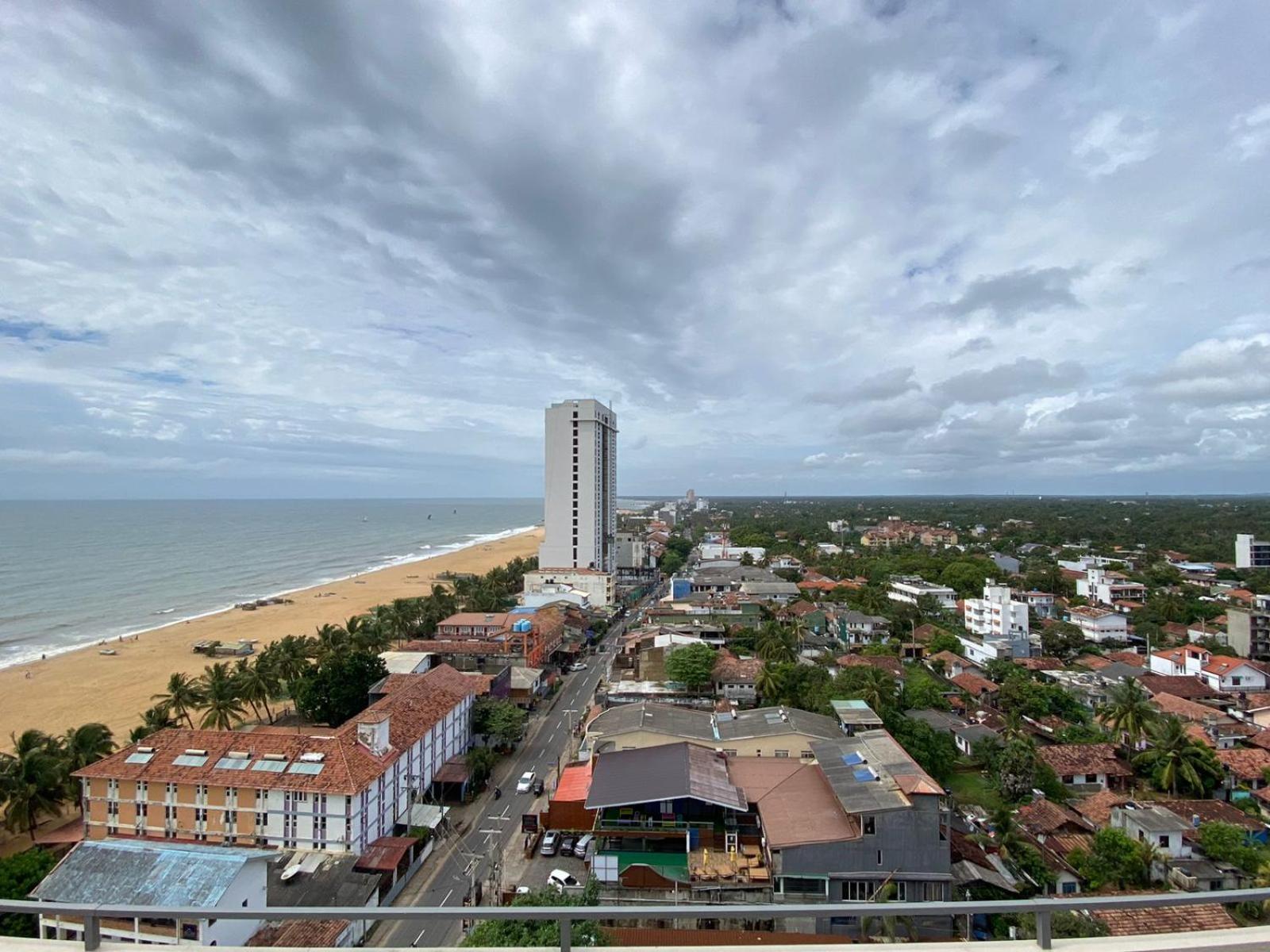 Ocean Breeze - Udaya Luxury Apartments ネゴンボ エクステリア 写真